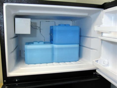 how to freeze water in a container